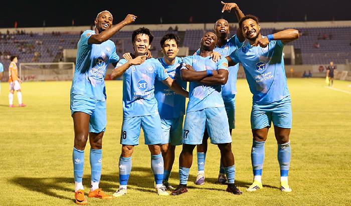 Nhận định soi k&egrave;o Becamex TPHCM vs Nam Định, 18h00 ng&agrave;y 25/4: Đ&ograve;i nợ