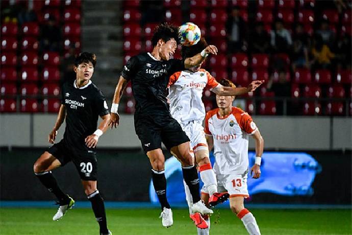 Soi kèo phạt góc Seongnam vs Gangwon, 14h00 ngày 26/6