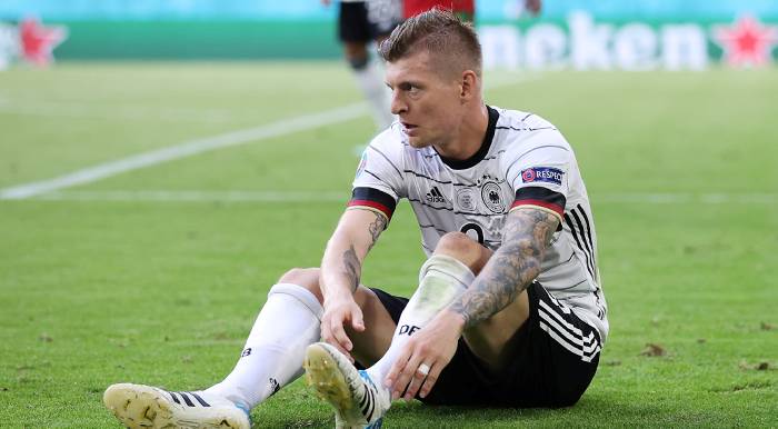 Kroos chửi thẳng mặt ngôi sao qua Ả rập: 'Thật đáng xấu hổ'