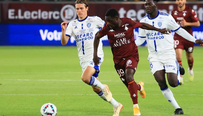 Nhận định, soi k&egrave;o Metz vs Martigues, 01h30 ng&agrave;y 25/9: Bắt nạt kẻ yếu