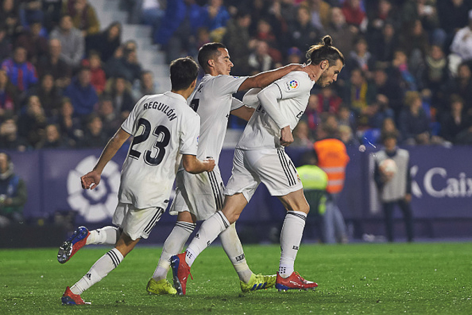 Bale tỏ thái độ thiếu hạnh phúc, HLV Solari vẫn bênh vực trò cưng