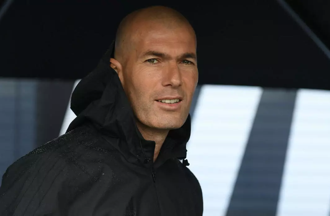 HLV Zinedine Zidane kh&ocirc;ng chịu l&agrave;m gương cho cầu thủ Real Madrid