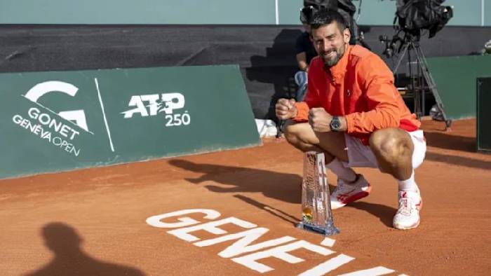 Djokovic ngược dòng hạ Hurkacz, vô địch Geneva Open để chạm mốc 100 danh hiệu