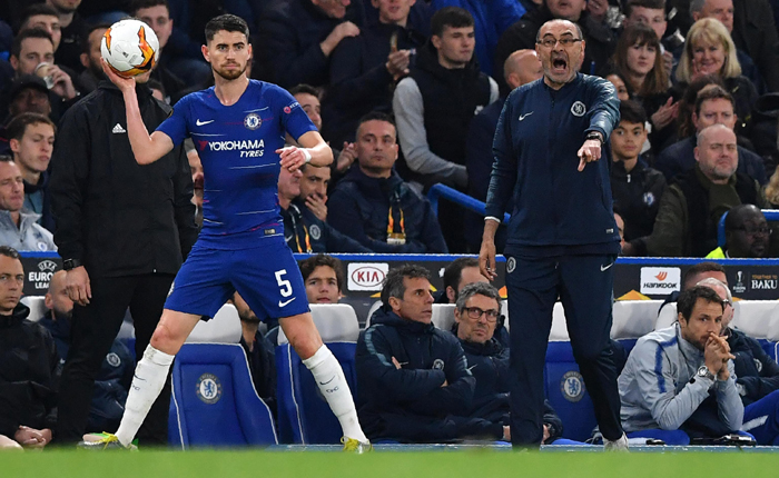 Jorginho tiết lộ sự thật g&acirc;y sốc về mối quan hệ với Maurizio Sarri