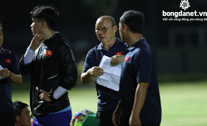 VFF và VPF chung tay giúp thầy Park đấu Thái Lan