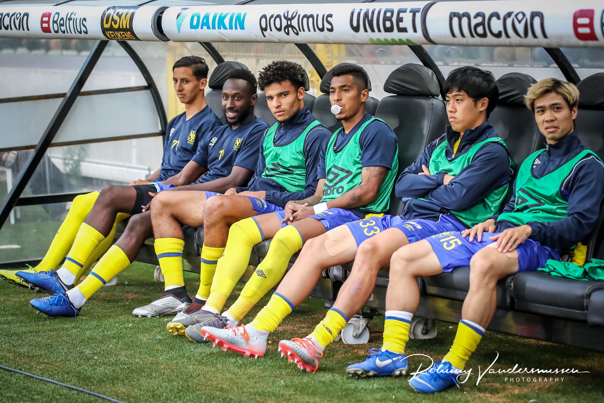 C&ocirc;ng Phượng tiếp tục ngồi ngo&agrave;i, Sint-Truidense h&ograve;a thất vọng