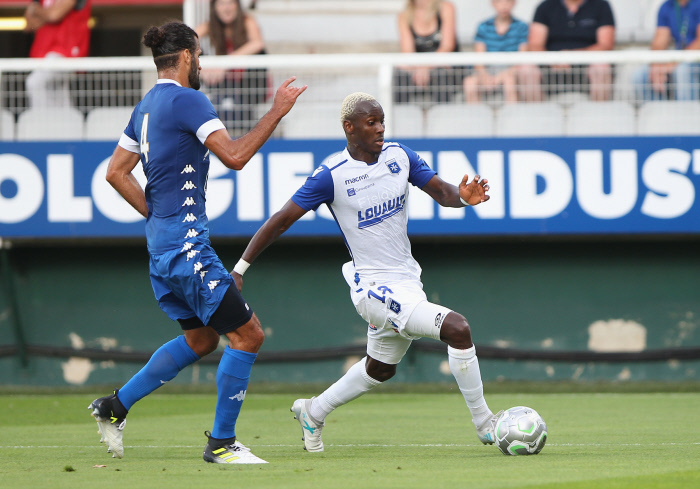 Nhận định b&oacute;ng đ&aacute; Niort vs Auxerre, 01h00 ng&agrave;y 28/09: Trắng tay tr&ecirc;n đất kh&aacute;ch