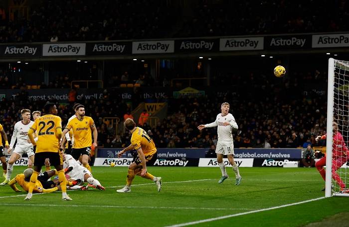 Soi k&egrave;o phạt g&oacute;c Wolves vs MU, 0h30 ng&agrave;y 27/12
