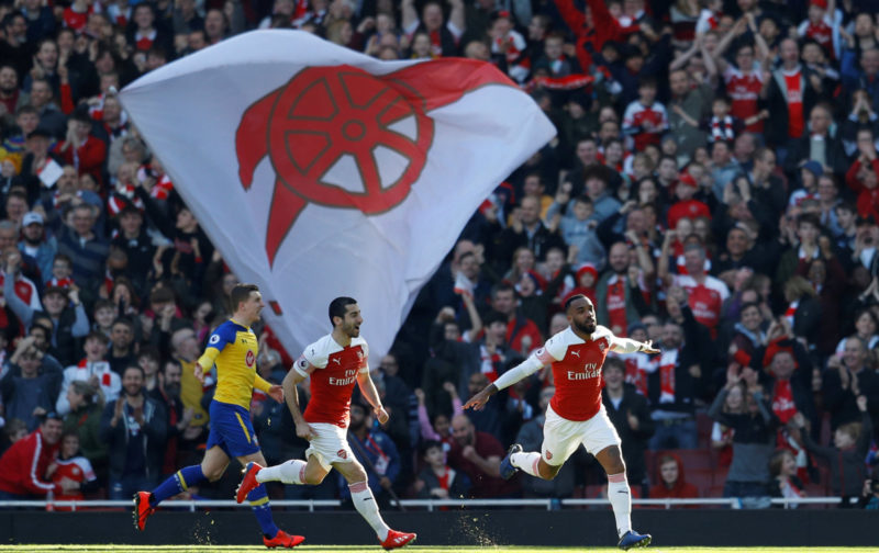 Top 5 bàn thắng đẹp Ngoại hạng Anh vòng 27