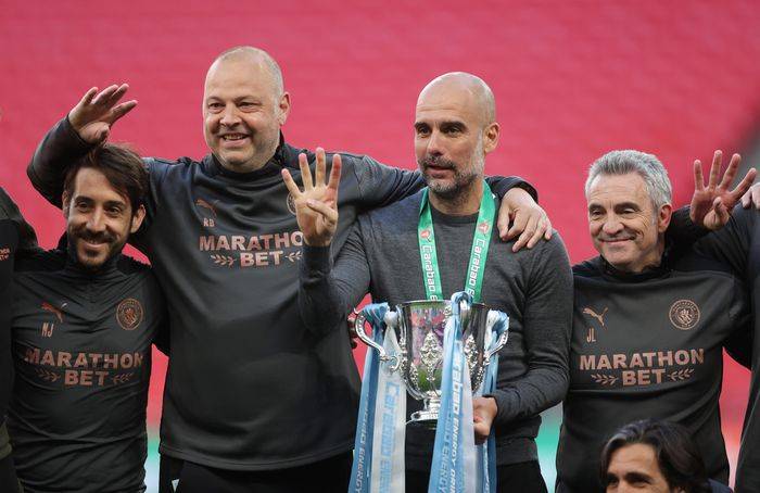 Pep Guardiola: 'T&ocirc;i v&ocirc; địch nhiều v&igrave; lu&ocirc;n dẫn dắt c&aacute;c đội b&oacute;ng lớn'