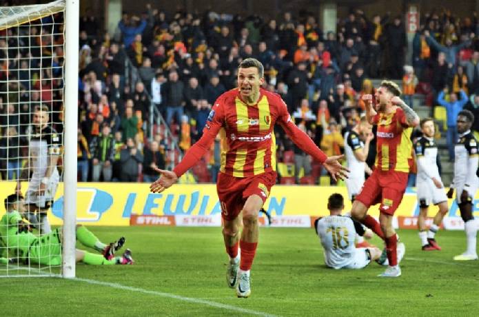 Nhận định, soi k&egrave;o Korona Kielce vs Jagiellonia Bialystok, 17h15 ng&agrave;y 27/4: Tập trung quốc nội