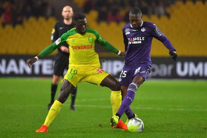 Soi kèo phạt góc Toulouse vs Nantes, 1h45 ngày 28/5