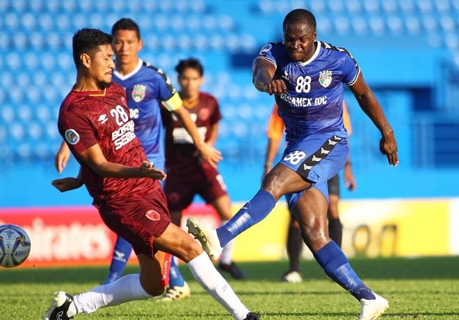 Makassar 2-1 B.B&igrave;nh Dương: Đội b&oacute;ng đất Thủ gặp H&agrave; Nội FC ở chung kết!