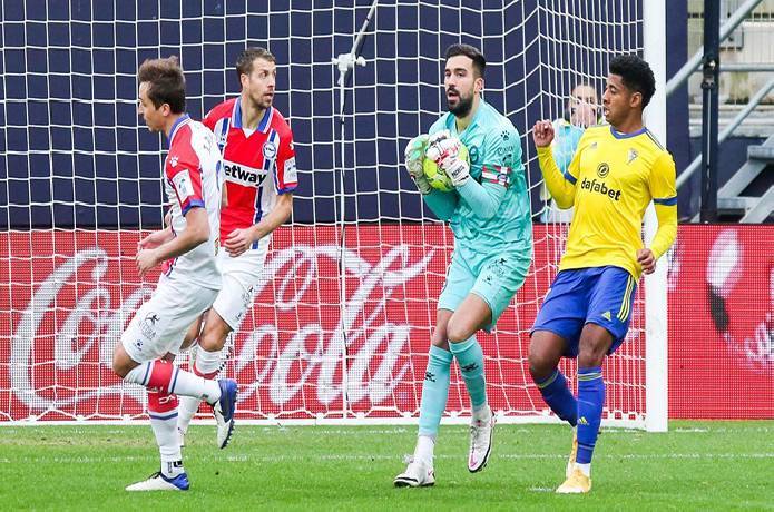 Soi k&egrave;o t&agrave;i xỉu Alaves vs Besiktas h&ocirc;m nay, 0h ng&agrave;y 27/7