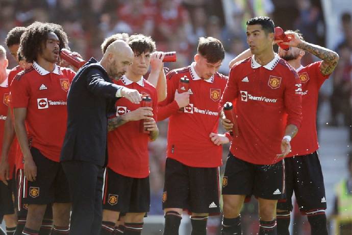 'Nhìn anh ấy chơi bùng nổ thế này, chắc Ten Hag hối hận lắm nhỉ'