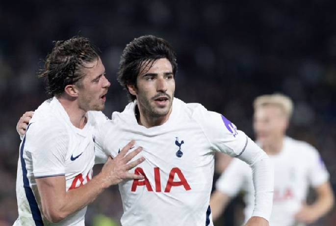 Soi kèo góc Tottenham vs Charlton, 01h45 ngày 27/08