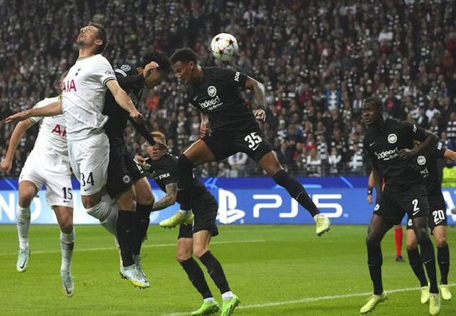Soi k&egrave;o phạt g&oacute;c Frankfurt vs Marseille, 2h ng&agrave;y 27/10