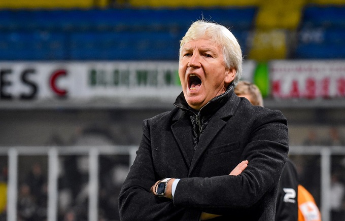 Sent-Truidense sa thải HLV trưởng Marc Brys