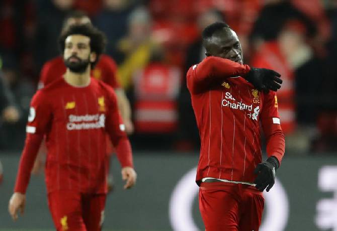 Bảng xếp hạng Ngoại hạng Anh: Man City l&ecirc;n đỉnh, Liverpool bật khỏi Top 4