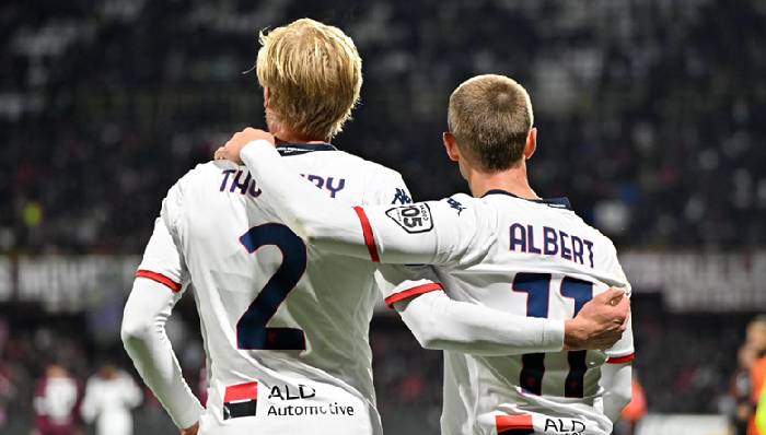 Soi kèo phạt góc Genoa vs Lecce, 18h30 ngày 28/1