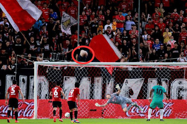 Đội bóng của Văn Lâm nhận án phạt đầu tiên từ BTC Thai League