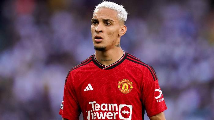 MU rao bán Antony với giá rẻ như cho