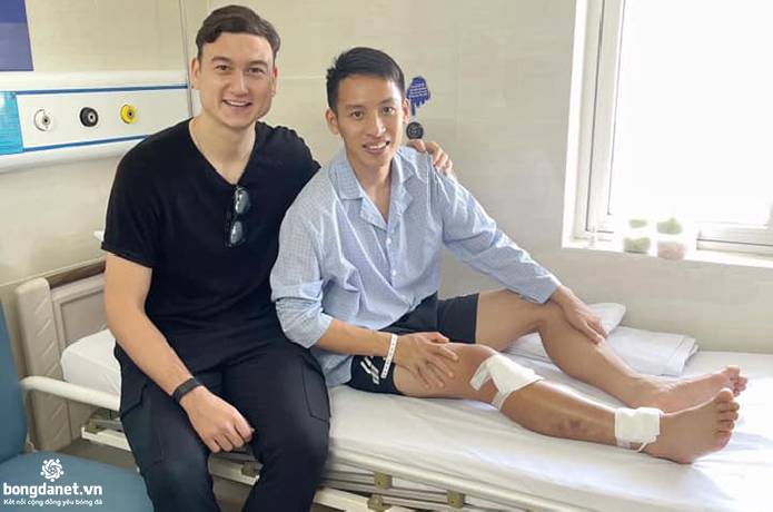 Văn Lâm về Việt Nam thăm Hùng Dũng trước khi sang Nhật Bản