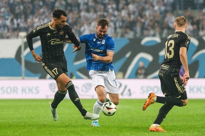 Nhận định, soi k&egrave;o Radomiak Radom vs Lech Poznan, 22h30 ng&agrave;y 27/4: Phong độ tr&aacute;i ngược