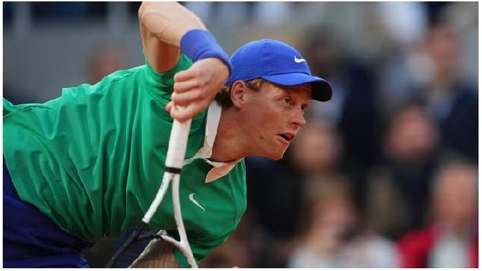 Alcaraz và Sinner khởi đầu suôn sẻ ở Roland Garros 2025