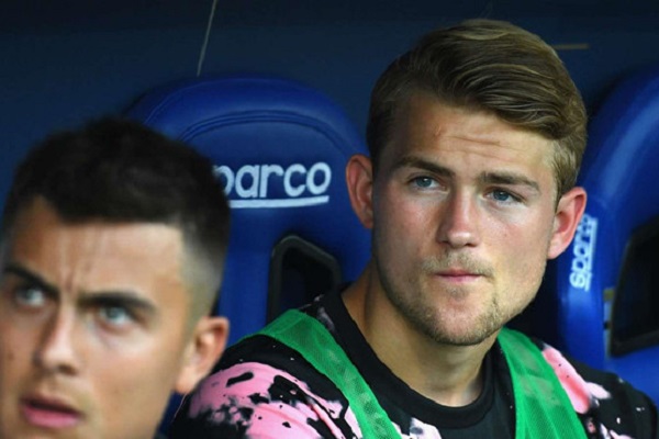 Matthijs de Ligt trả gi&aacute; đắt v&igrave; ngồi dự bị ở Juventus