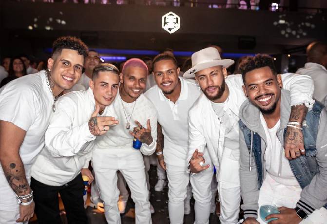 Ép CLB chọn mình hoặc HLV, ông hoàng Samba bị 'tống khứ' khỏi Ả Rập