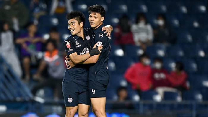 Soi kèo phạt góc Prachuap vs Buriram United, 18h00 ngày 28/12