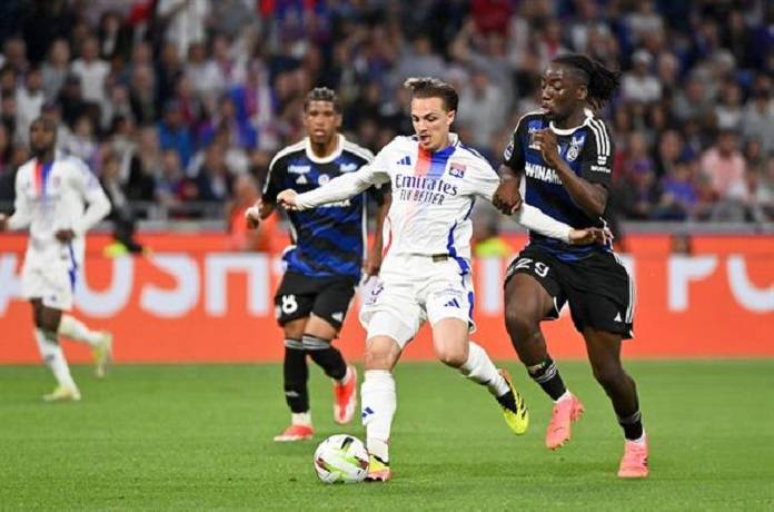 Soi kèo góc Strasbourg vs Lyon, 2h45 ngày 29/3