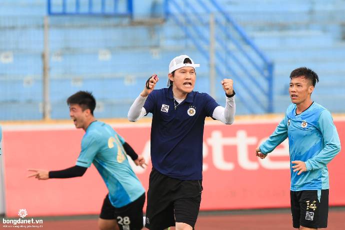 Tân HLV trưởng Hà Nội FC chưa từng thua ở trận ra mắt