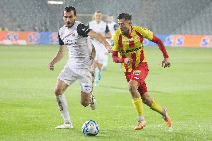 Nhận định, soi k&egrave;o Puszcza Niepolomice với Korona Kielce, 0h00 ng&agrave;y 30/4: &Aacute;m ảnh xa nh&agrave;