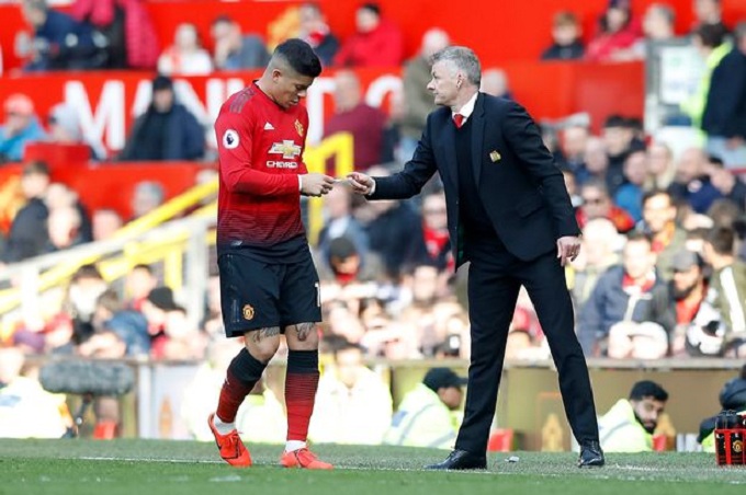 Tin chuyển nhượng ng&agrave;y 28/5: Solskjaer chốt tương lai của Marcos Rojo