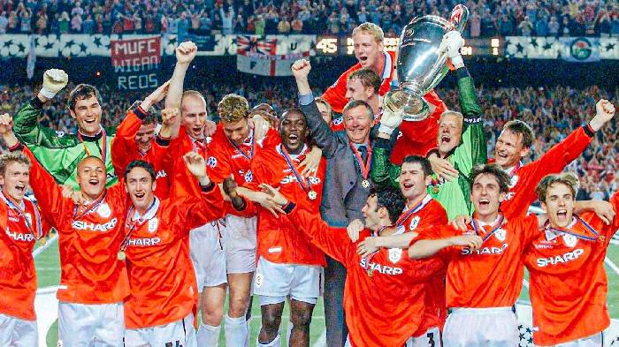 'So s&aacute;nh Man City hiện tại với Man United 1999 thật sự ngớ ngẩn'