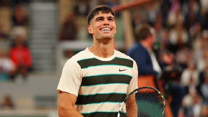 Alcaraz vào vòng 3 Roland Garros 2025 dù ‘sảy chân’ 1 set