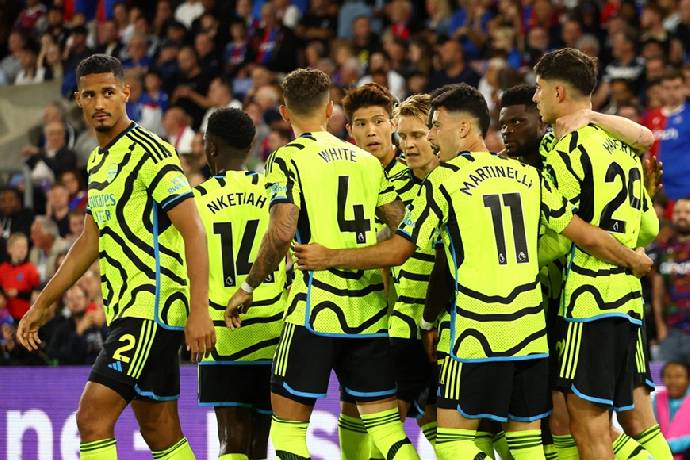 Thay thế Timber, Arsenal chi&ecirc;u mộ 'l&aacute; chắn th&eacute;p' 60 củ Premier League