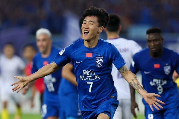 Báo Trung Quốc đề nghị tăng mức phạt cầu thủ đá vào mặt Xuân Mạnh