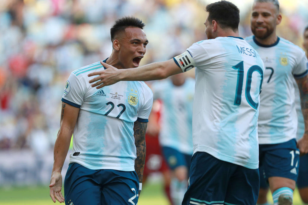 Venezuela 0-2 Argentina: Tango đọ Samba ở bán kết
