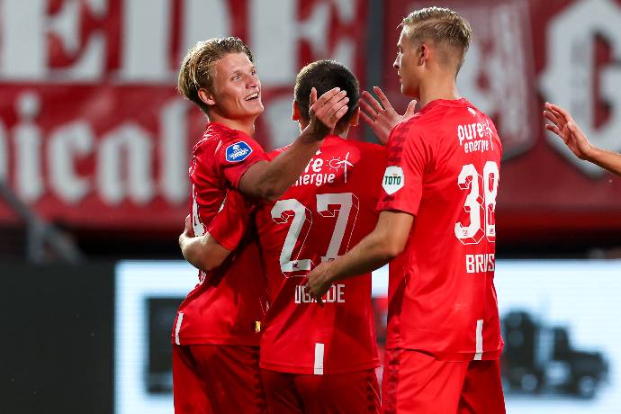 Soi k&egrave;o t&agrave;i xỉu Twente vs Bologna h&ocirc;m nay, 0h ng&agrave;y 30/7