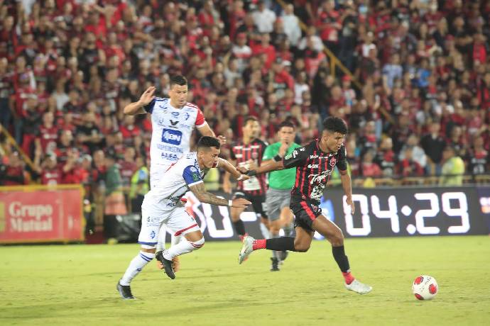 Soi k&egrave;o t&agrave;i xỉu Cartagin&eacute;s vs Alajuelense h&ocirc;m nay, 9h ng&agrave;y 30/9