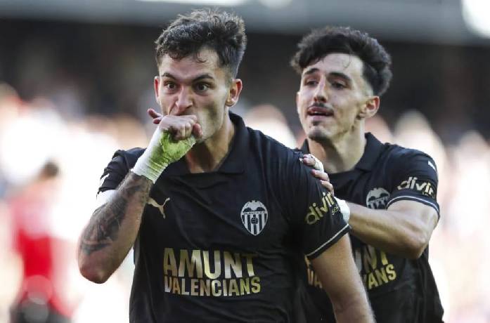 Soi kèo góc Valencia vs Real Oviedo, 02h00 ngày 30/9