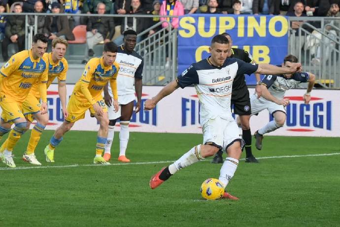 Soi kèo góc Frosinone vs Lecce, 00h30 ngày 30/10