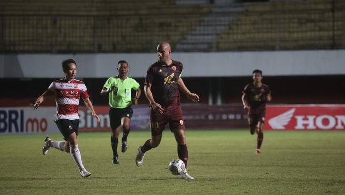 Phân tích kèo hiệp 1 Madura vs PSM, 20h30 ngày 31/3