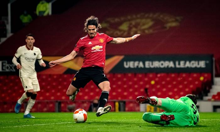 Edinson Cavani quyết định tiếp tục gắn b&oacute; với MU?