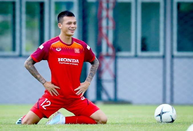 Hữu Tuấn l&ecirc;n tuyển Việt Nam nhưng liệu c&oacute; chỗ đứng?