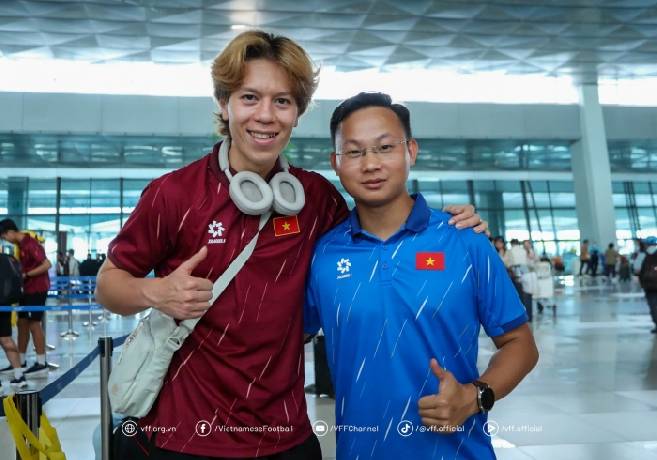 Bác sĩ U23 Việt Nam tiết lộ về những chai nước ở đường biên