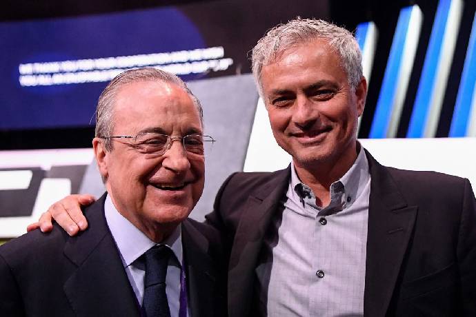 Mourinho 't&aacute;i ngộ' với huyền thoại Real Madrid tại Roma